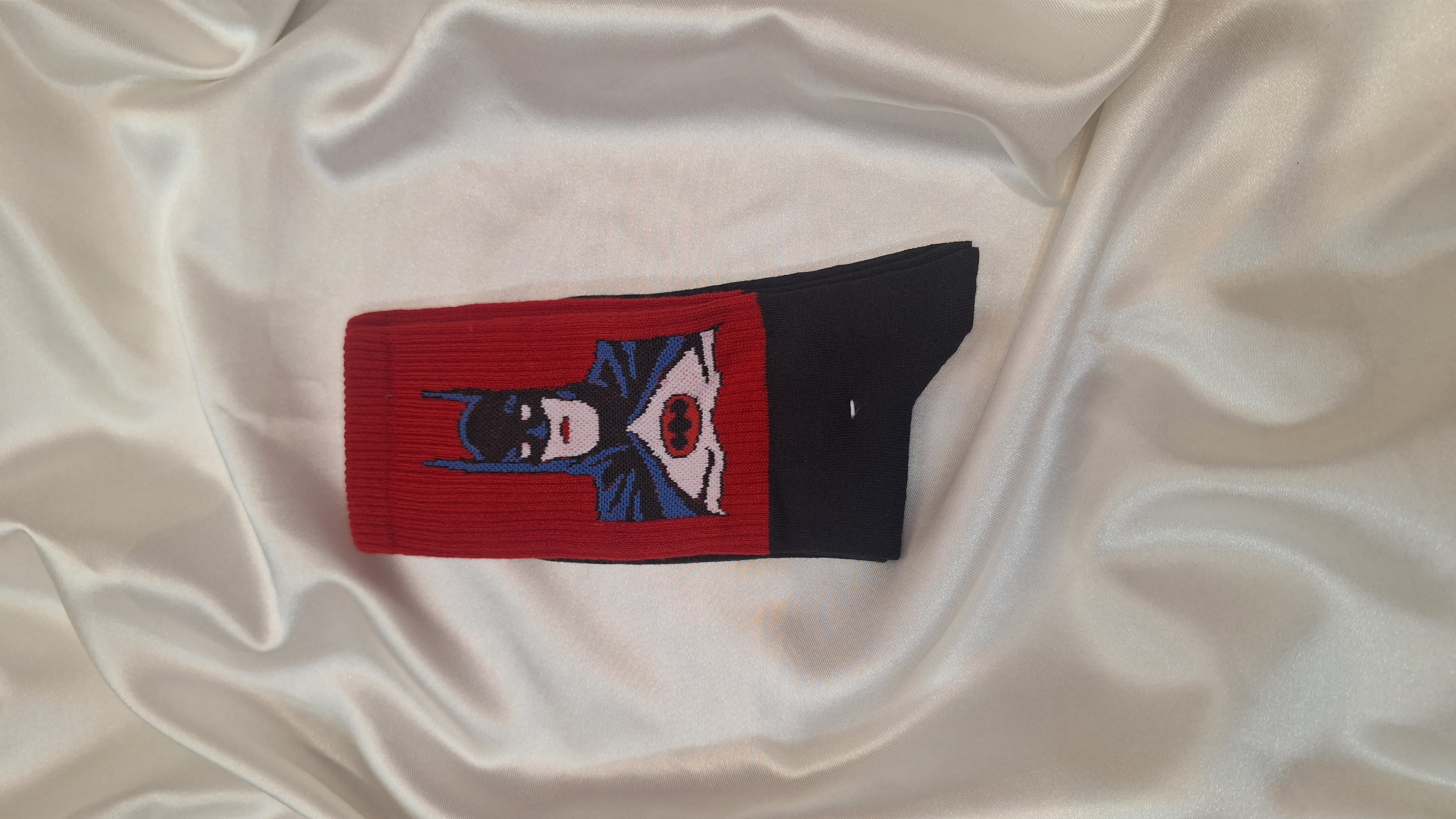 جوراب طرح دار ساق بلند قرمز بتمن