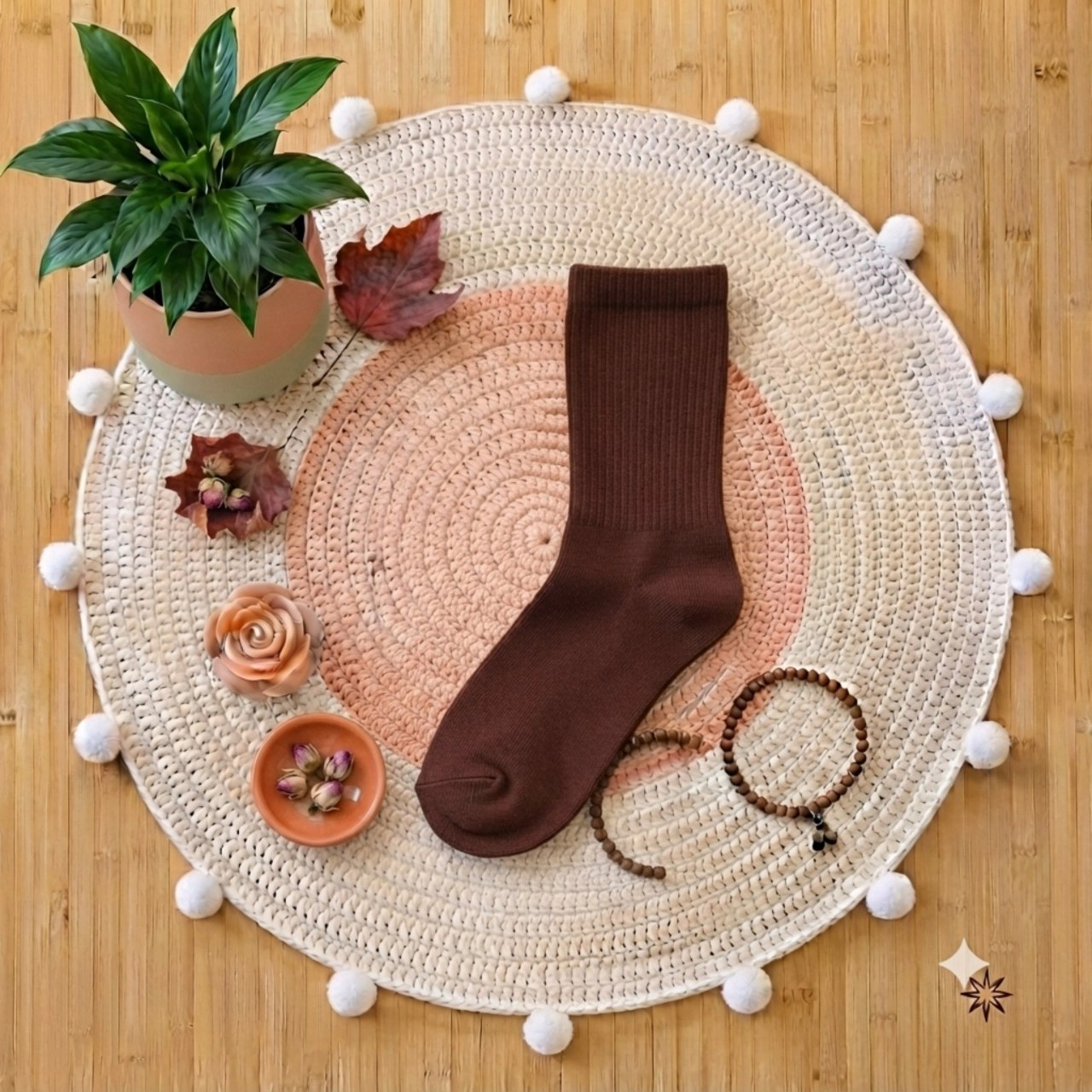 جوراب قهوه ای ساده ساق بلند نخ پنبه ای فری سایز 36 تا 43 با کش خارجی