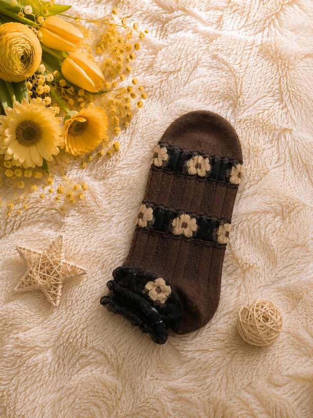 جوراب ساق مچی طرح گل قهوه ای سوخته فری سایز 36 تا 41